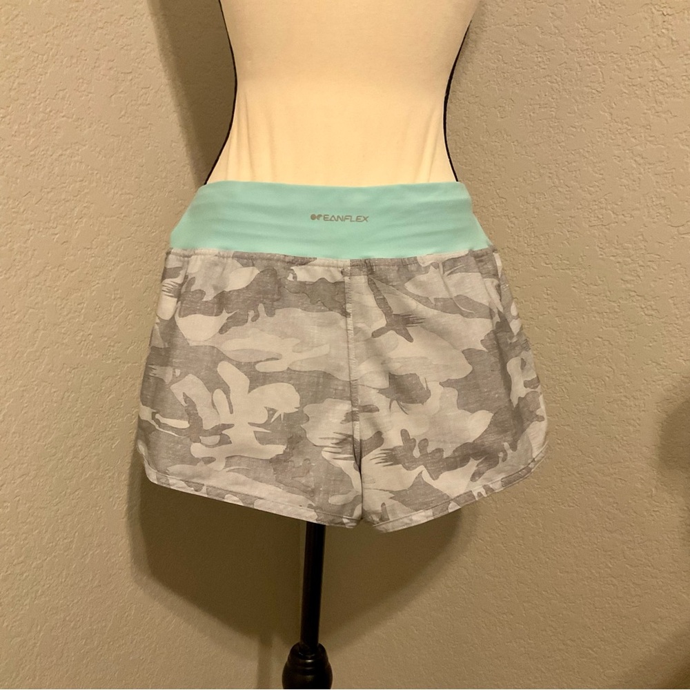 Women's Pelagic Bali Shorts - Size Medium - Picture 2 of 10